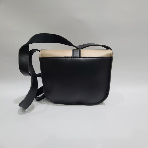 Two-Tone Crossbody Hanging Bag with Golden Clip - Image 4